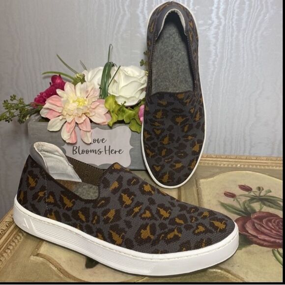 Nurse Mates Align Cosmic Leopard Print Slip On Shoes Sneakers Slip Resistant 10 - Picture 1 of 16